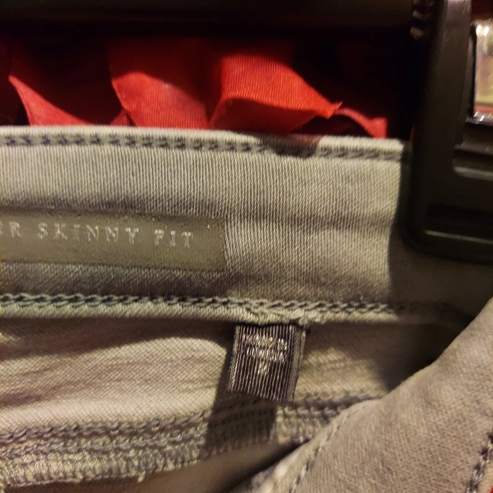 Guess NWT Girls Stretch Denim Pants Size Medium BRAND NEW